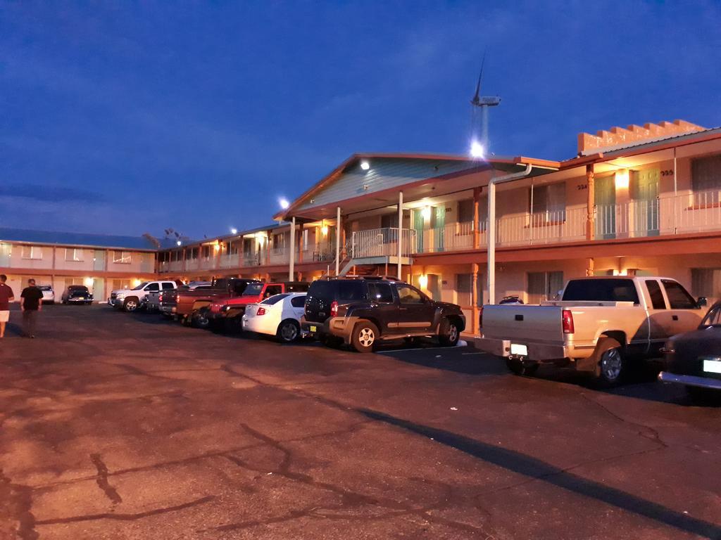 Tristar Inn Xpress トゥクムカリ エクステリア 写真