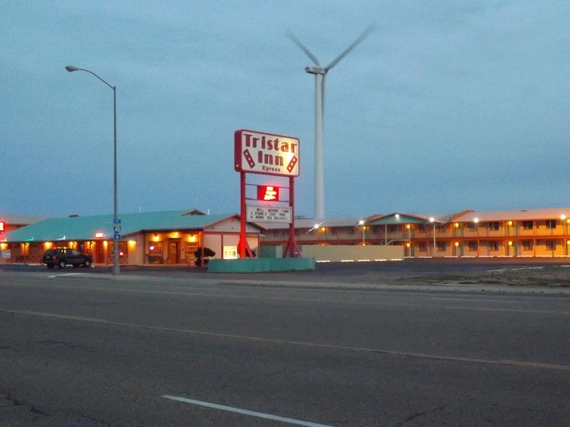 Tristar Inn Xpress トゥクムカリ エクステリア 写真