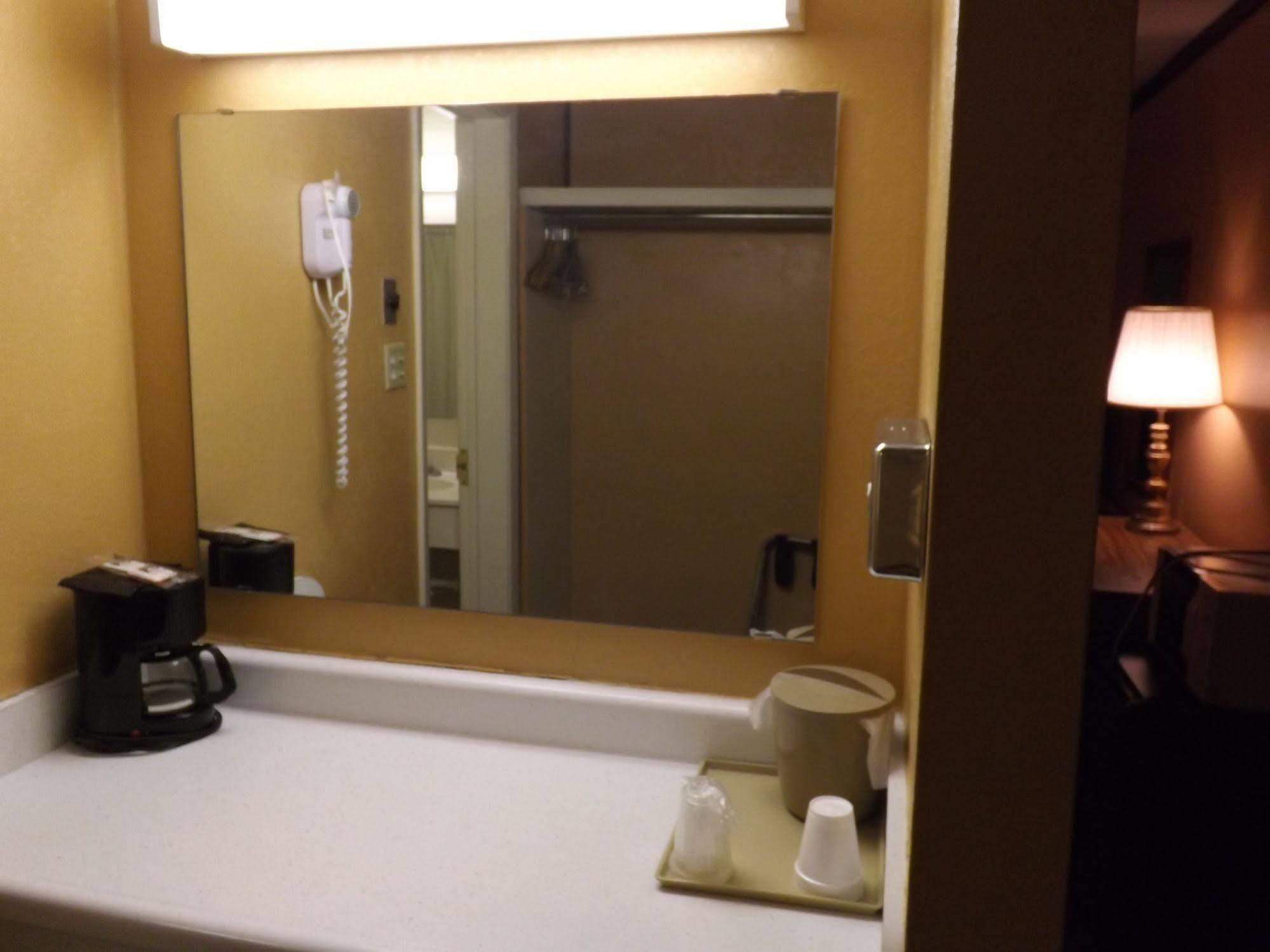 Tristar Inn Xpress トゥクムカリ エクステリア 写真