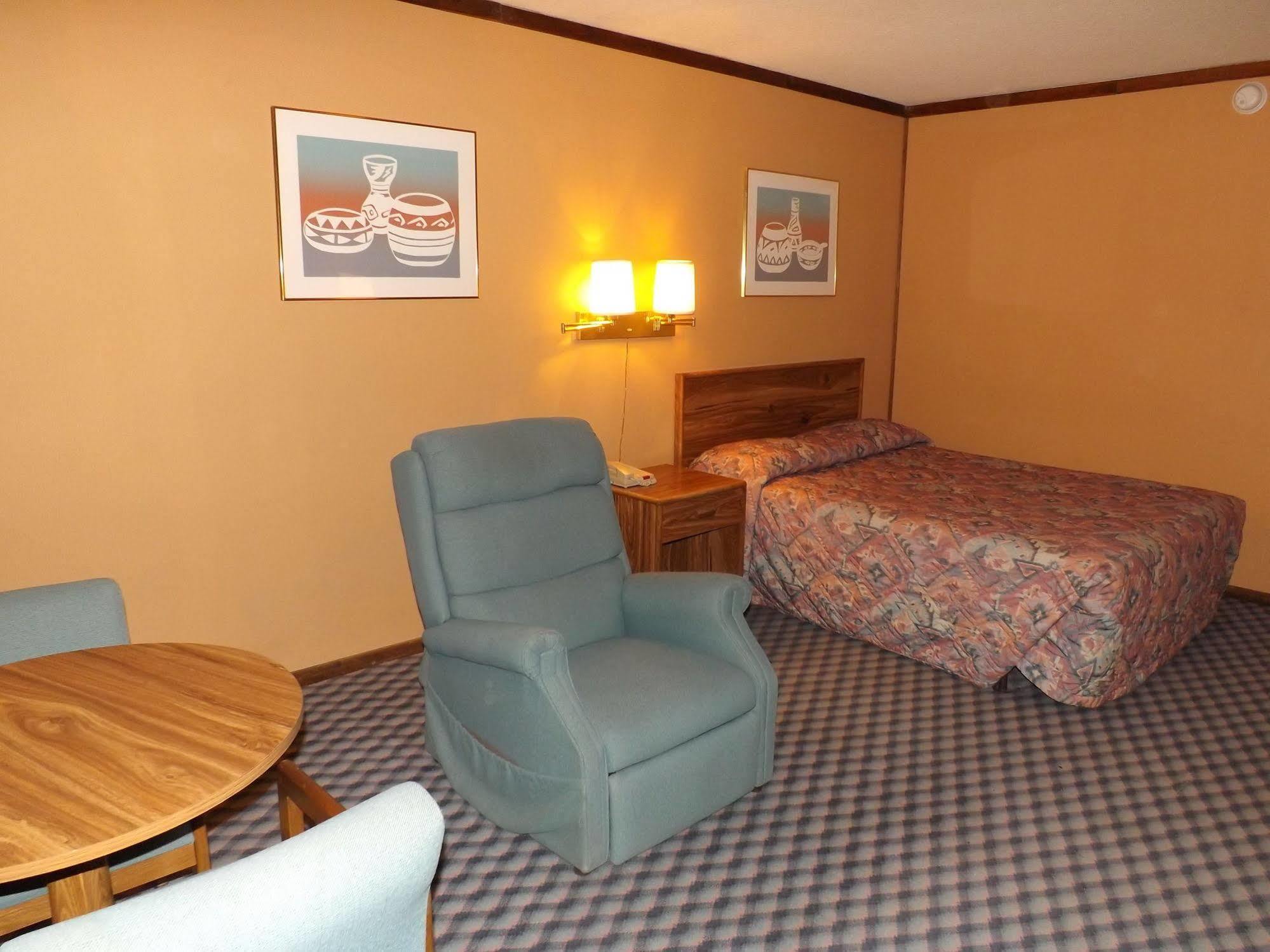 Tristar Inn Xpress トゥクムカリ エクステリア 写真