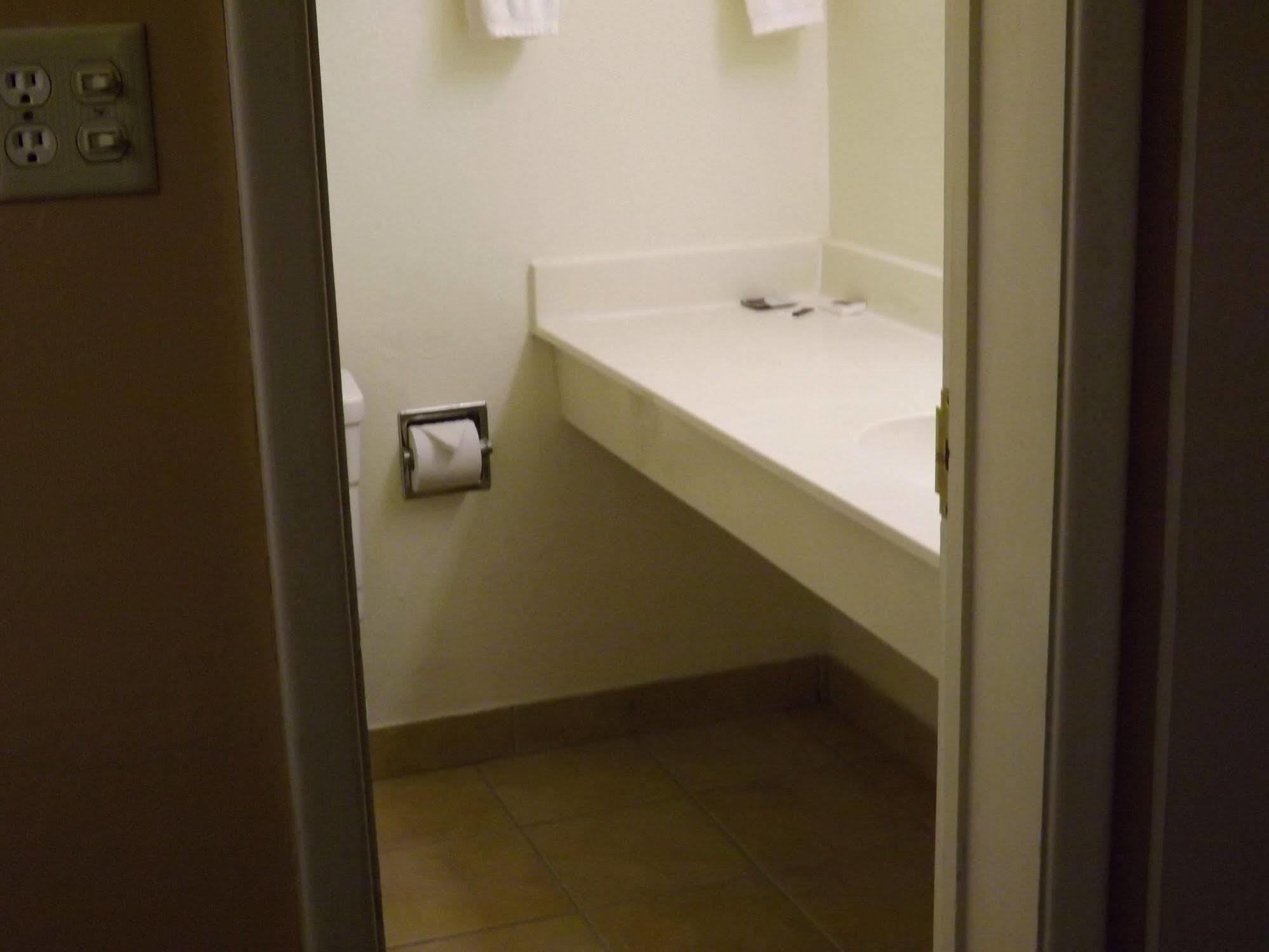 Tristar Inn Xpress トゥクムカリ エクステリア 写真