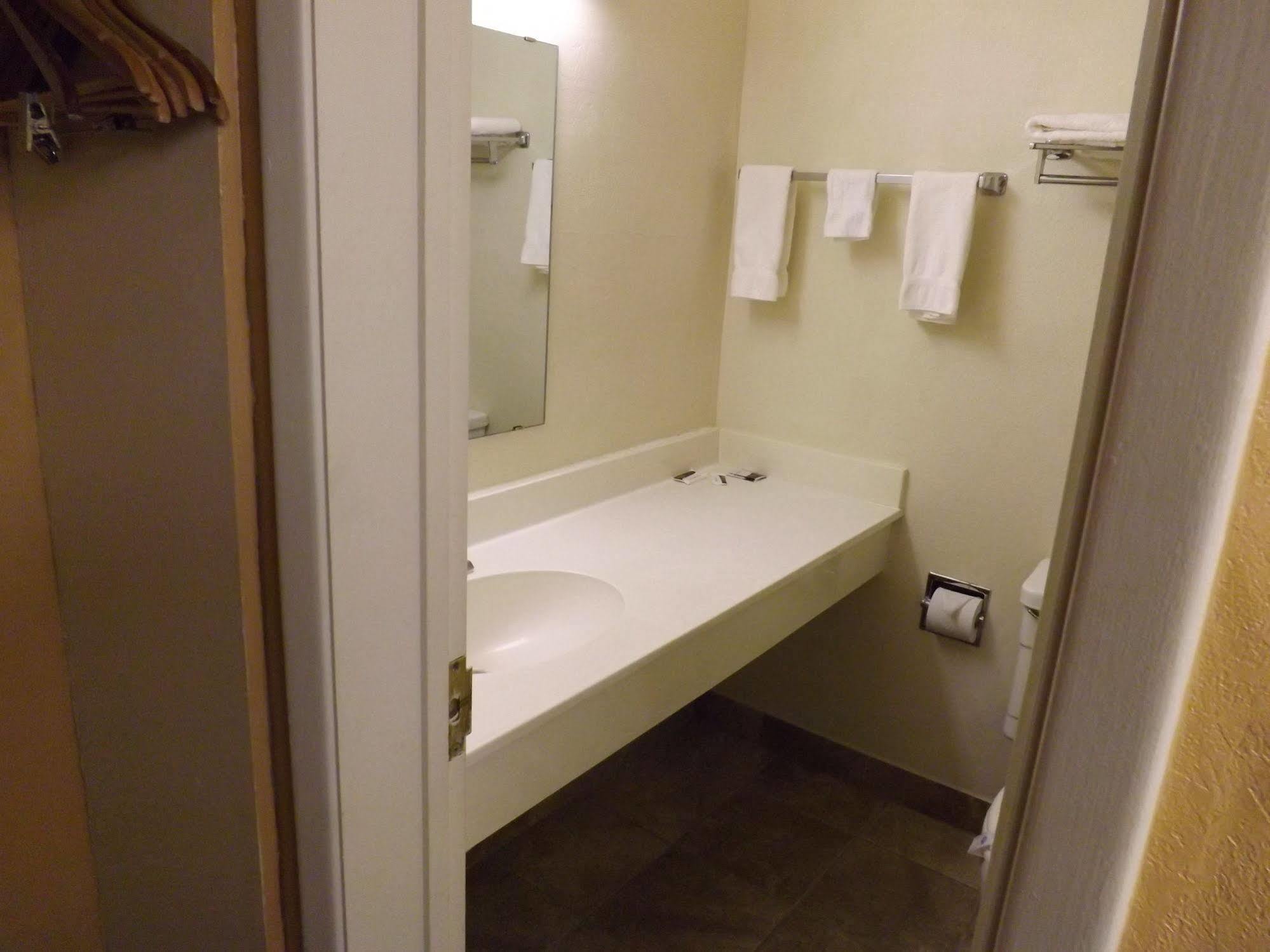 Tristar Inn Xpress トゥクムカリ エクステリア 写真