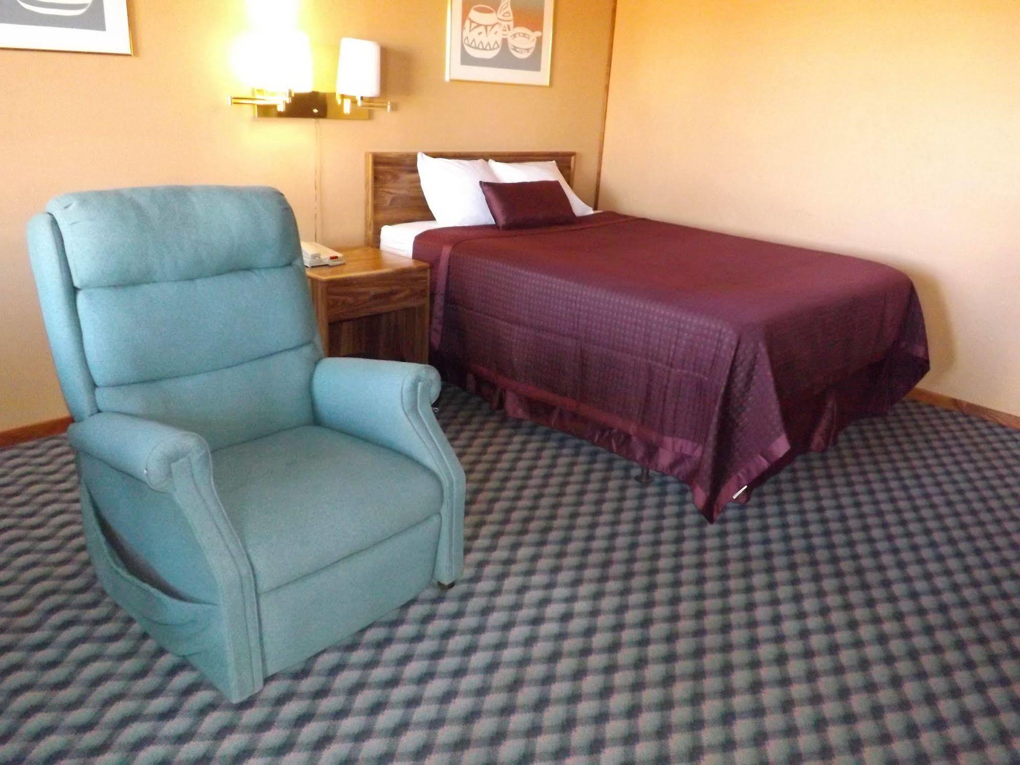 Tristar Inn Xpress トゥクムカリ エクステリア 写真