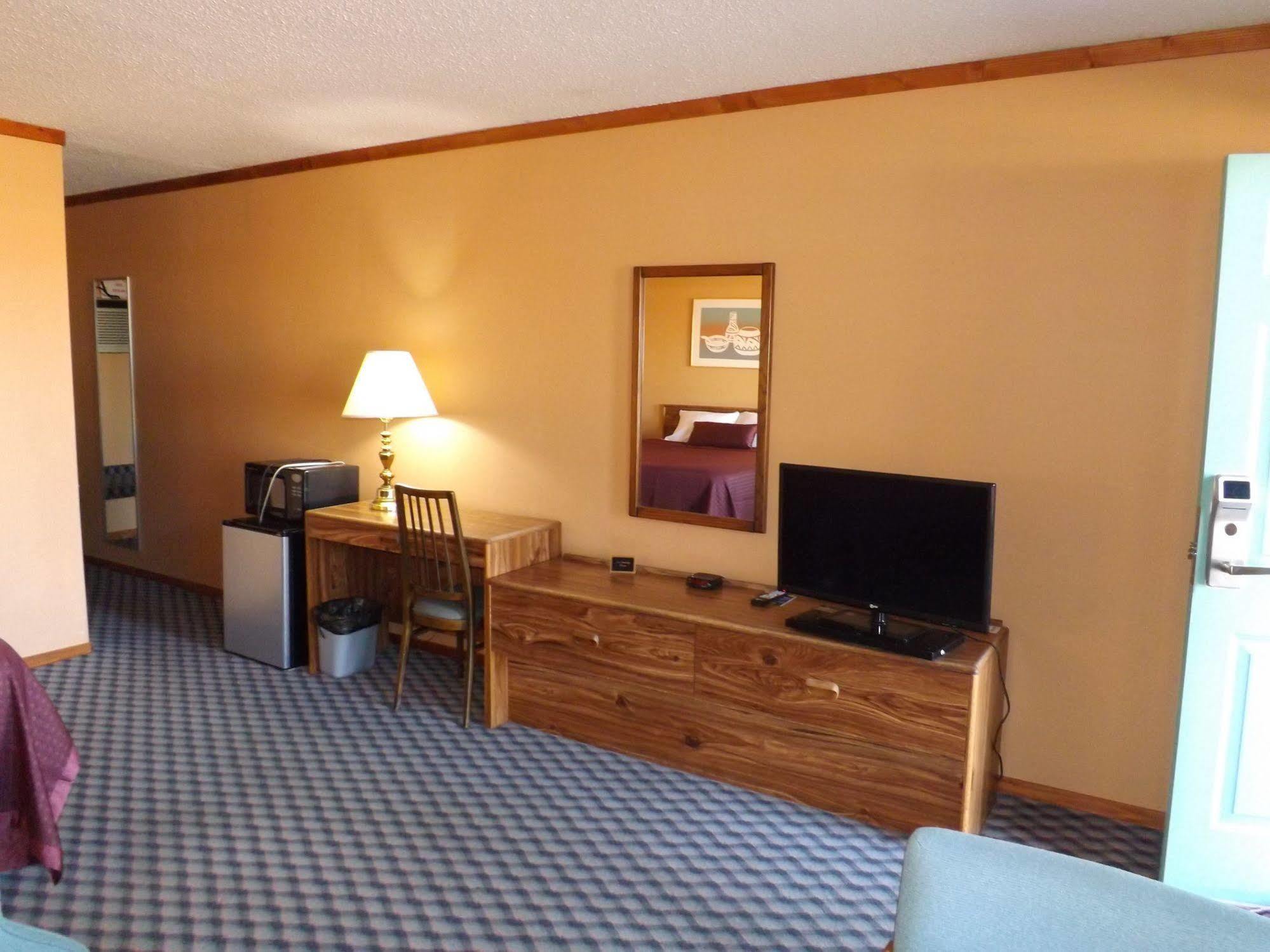 Tristar Inn Xpress トゥクムカリ エクステリア 写真